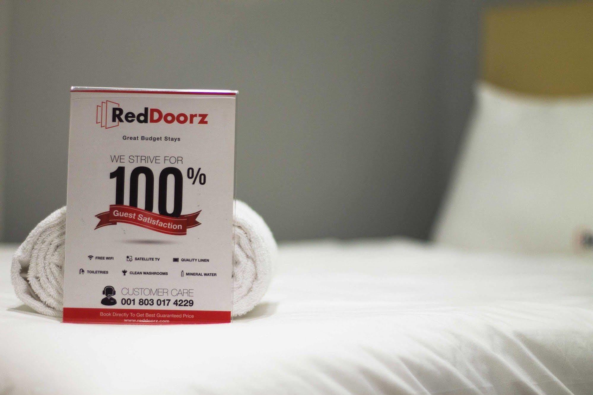 Reddoorz @ Petitenget Street Семиньяк Экстерьер фото